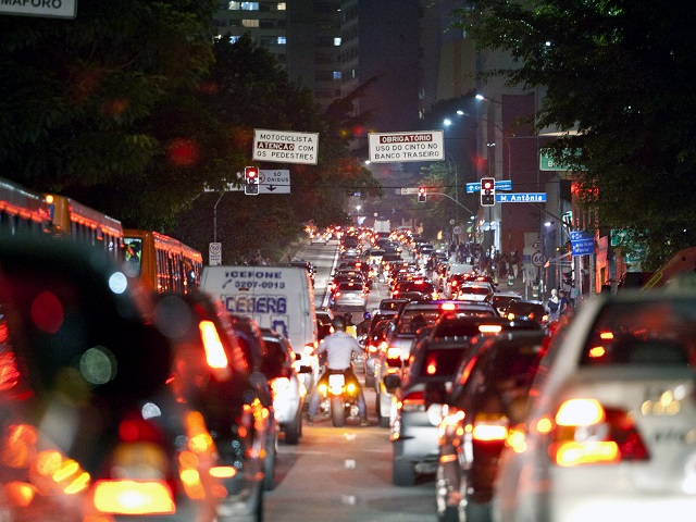 Traffic jams in São Paulo have known to average over 100 miles